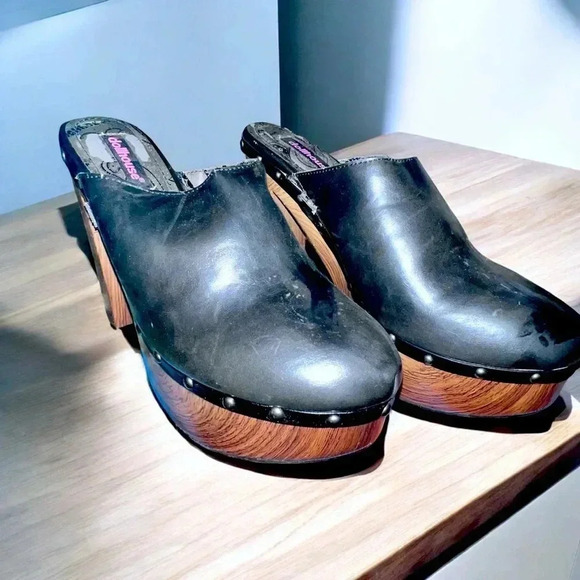 Dollhouse Black Leather Wooden Clogs Sz 10 - Picture 2 of 6